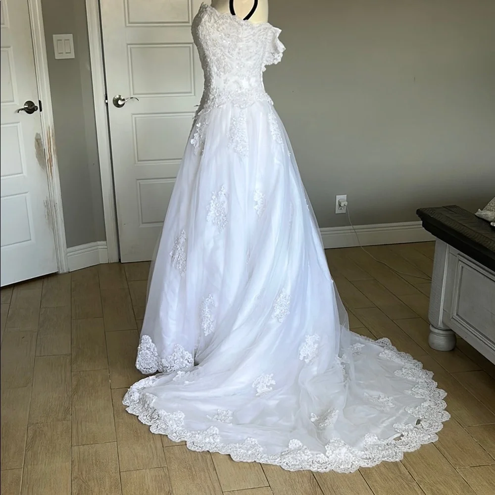 MAKE OFFER Oleg Cassini Strapless David’s Bridal White Wedding Dress - Picture 13 of 16